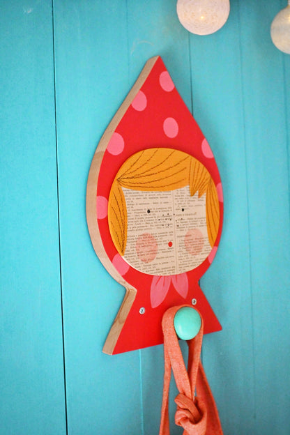 Appendiabiti "Cappuccetto Rosso"