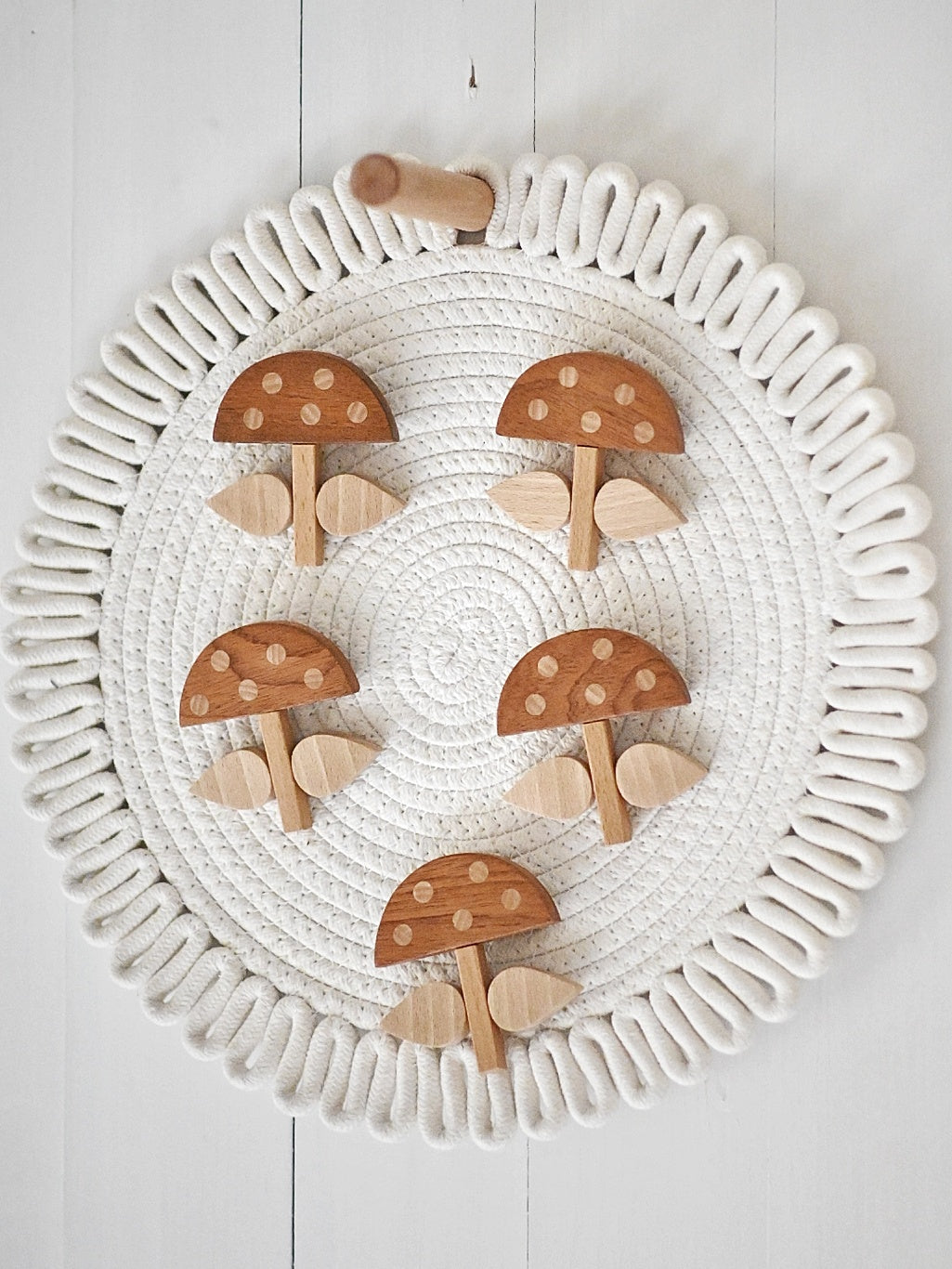 FUN.GO - Spilla in legno intarsiato