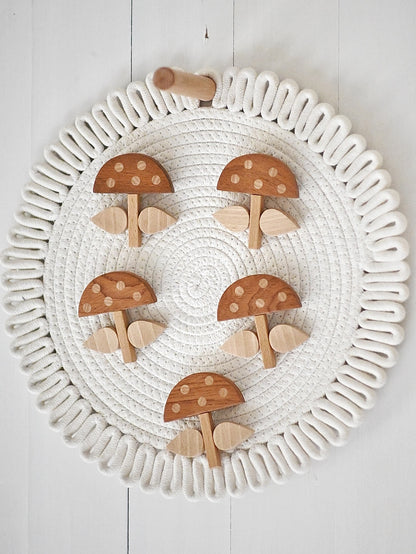 FUN.GO - Spilla in legno intarsiato